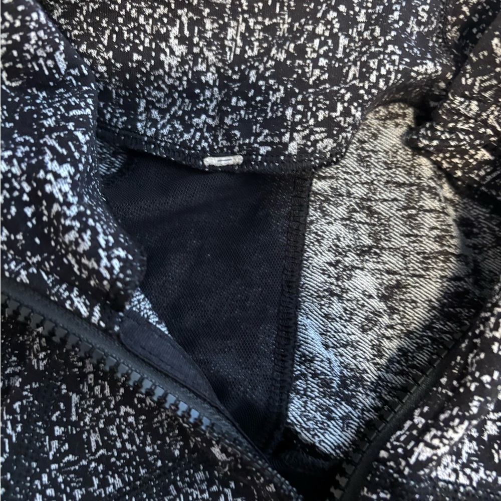 Lululemon Define Jacket - Picture 2 of 7